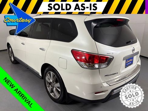 Used 2016 Nissan Pathfinder Platinum w/ Cargo Package FWD image 5