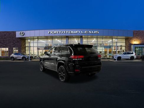 Used 2020 Jeep Grand Cherokee Altitude image 22