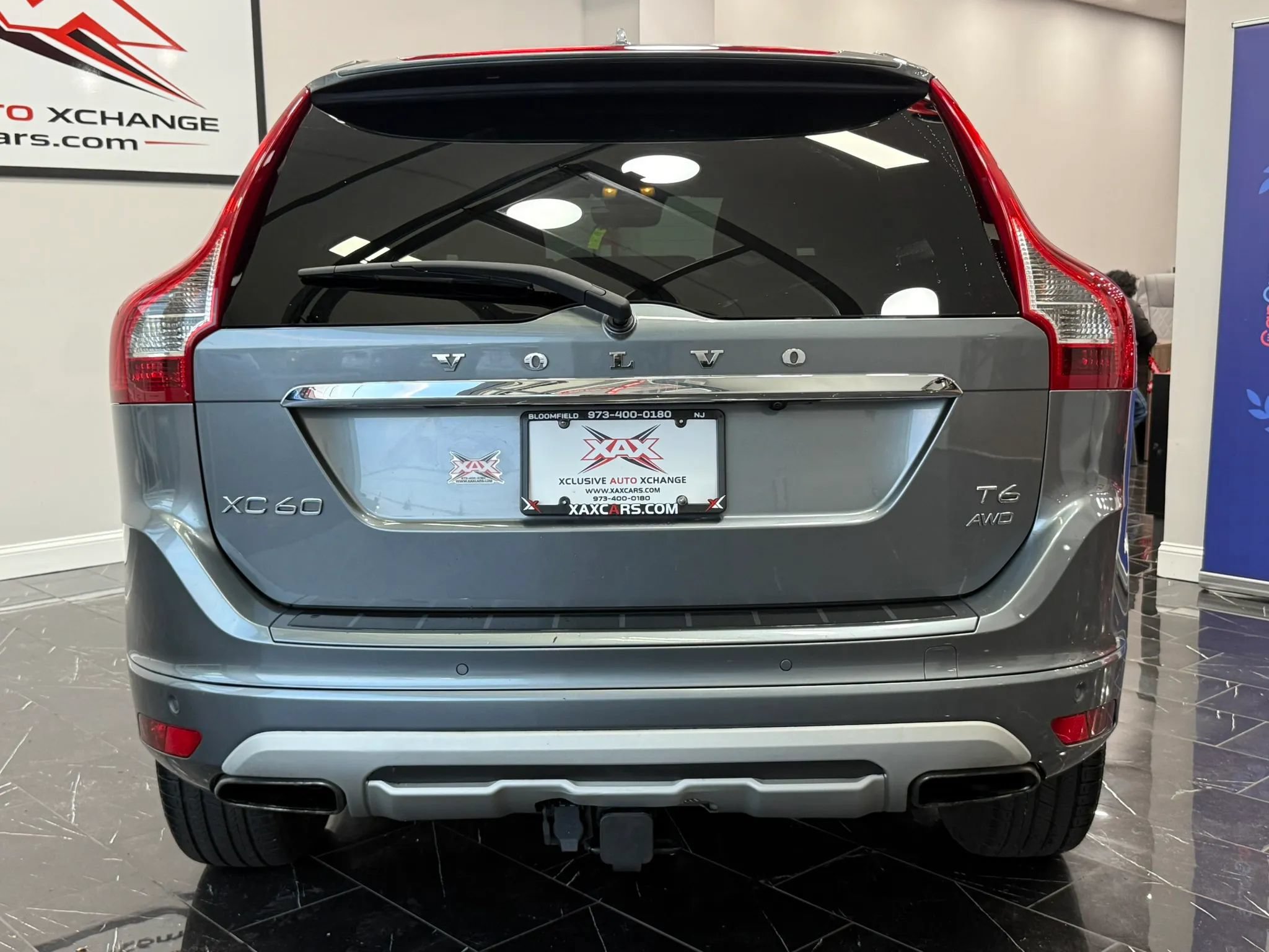 Used 2017 Volvo XC60 T6 Dynamic w/ Preferred Option Package AWD/4WD image 5