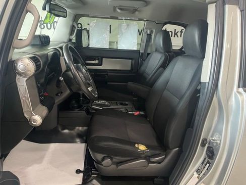 Used 2012 Toyota FJ Cruiser 4WD image 9