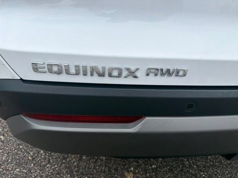 Used 2025 Chevrolet Equinox LT AWD/4WD image 16