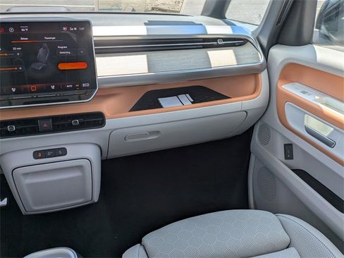 New 2025 Volkswagen ID. Buzz 1st Edition image 19