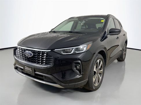 Used 2024 Ford Escape Platinum AWD/4WD image 4