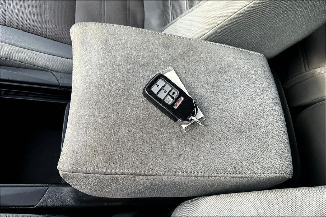 Used 2021 Honda CR-V EX image 36