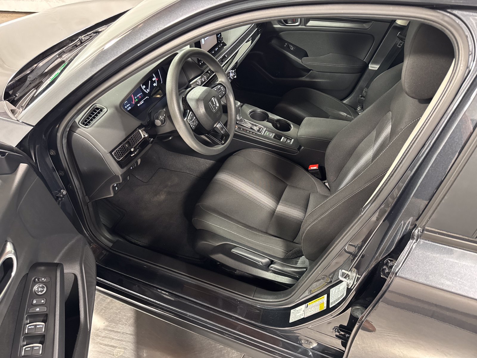 Used 2024 Honda Civic LX image 3