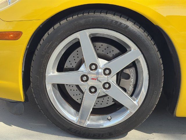 Used 2005 Chevrolet Corvette Coupe w/ Preferred Equipment Group RWD image 26