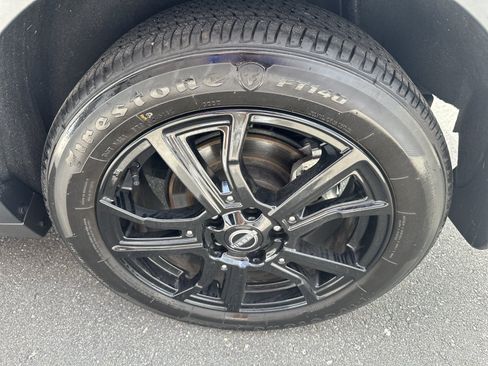 Used 2024 Nissan Kicks SR w/ SR Premium Package FWD image 33