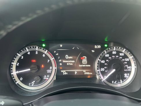 Used 2023 Toyota Highlander LE image 11