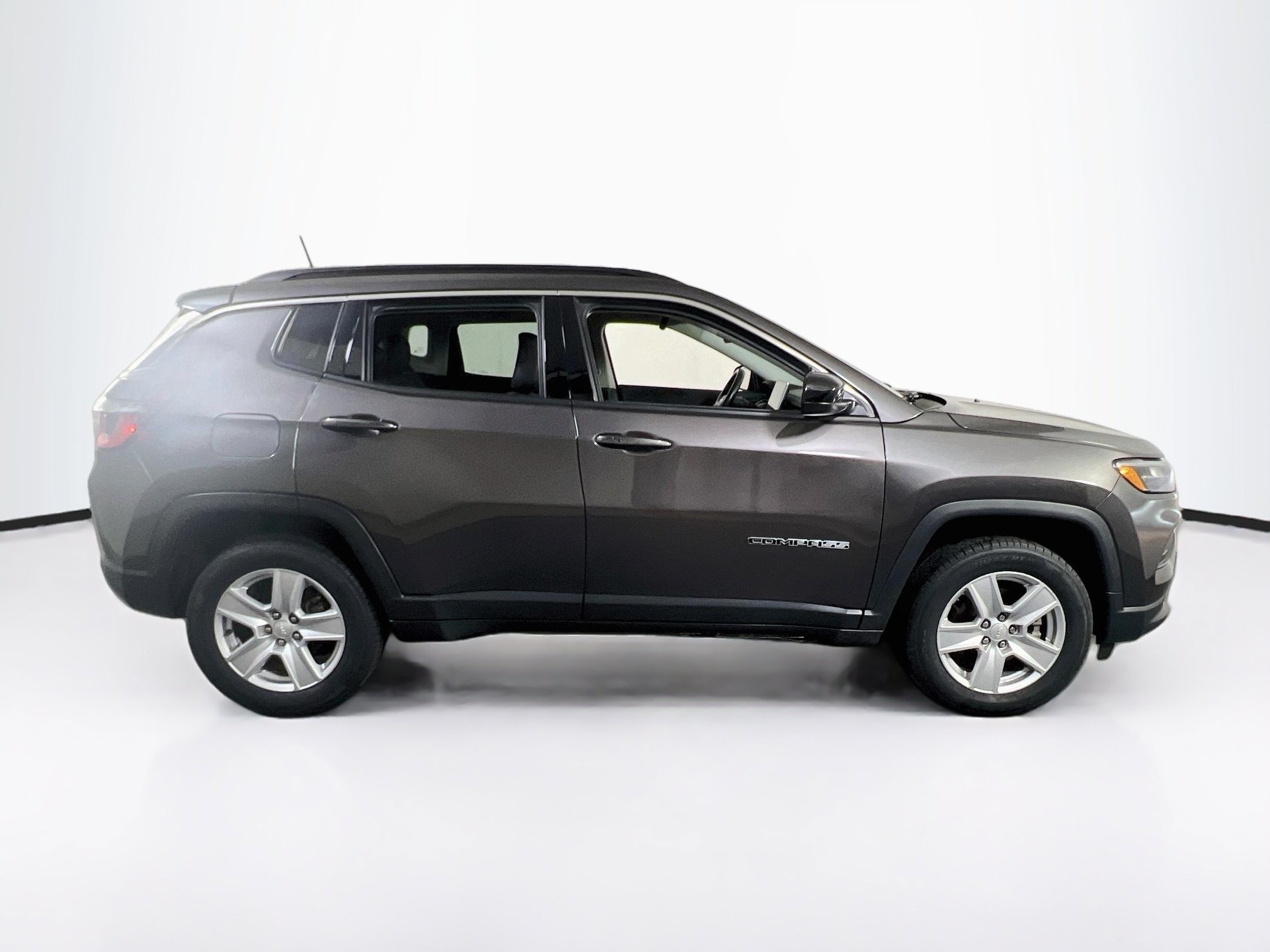 Used 2022 Jeep Compass Latitude w/ Convenience Group AWD/4WD image 4