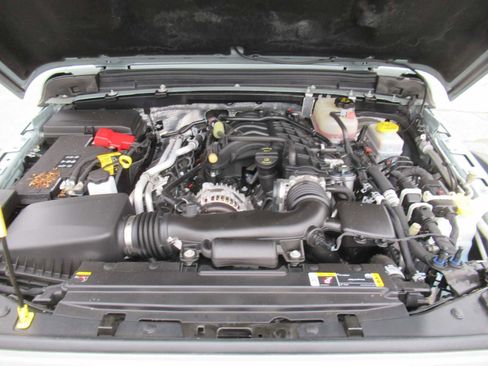 Used 2024 Jeep Wrangler Unlimited Rubicon image 14