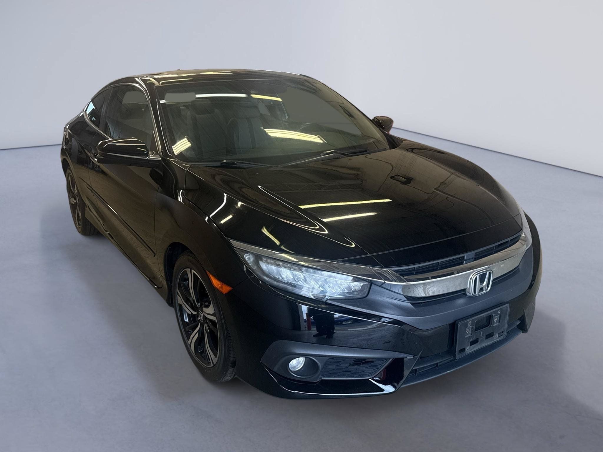 Used 2016 Honda Civic Touring image 1