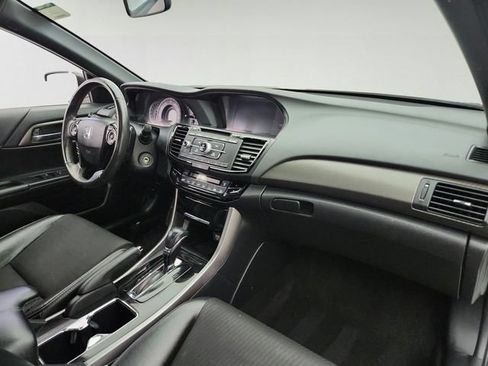 Used 2017 Honda Accord Sport image 23