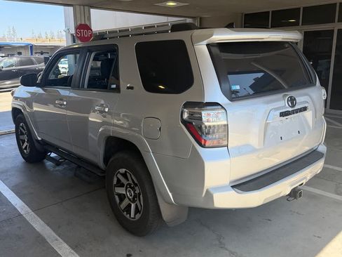 Used 2022 Toyota 4Runner SR5 RWD image 7