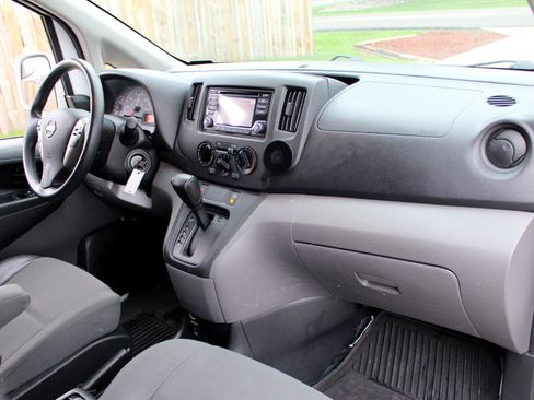 Used 2018 Nissan NV200 SV image 34