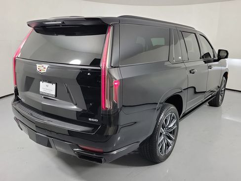 Used 2024 Cadillac Escalade ESV Sport Platinum AWD/4WD image 3