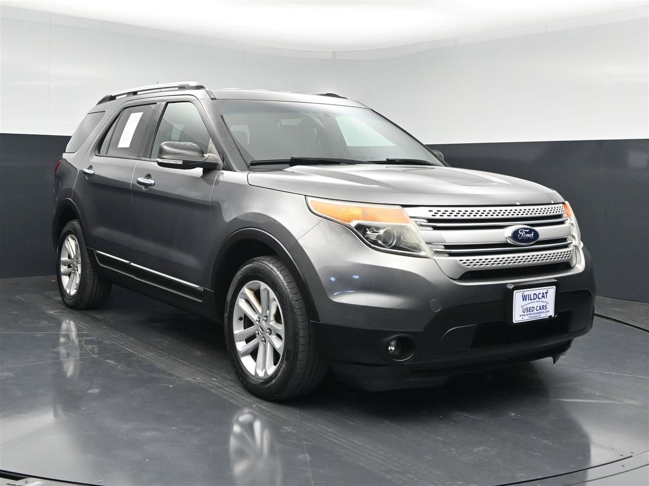 Used 2014 Ford Explorer XLT AWD/4WD image 3
