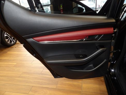 Used 2023 MAZDA MAZDA3 s image 21