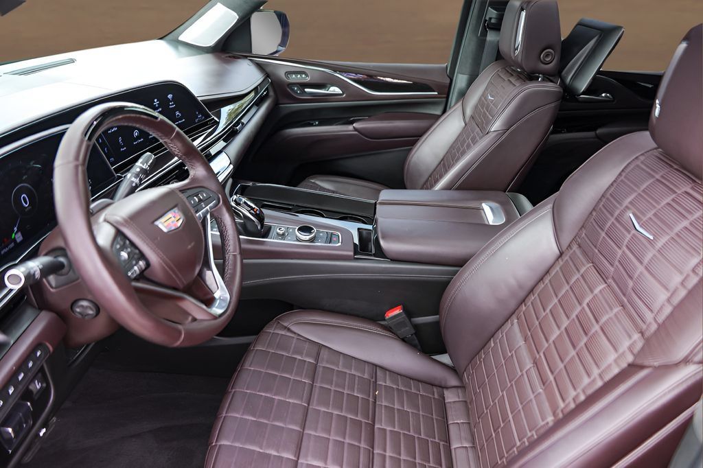 Certified 2023 Cadillac Escalade ESV Sport Platinum w/ LPO, ONYX Package AWD/4WD image 9