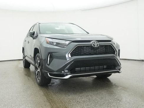 Used 2025 Toyota RAV4 XSE image 32