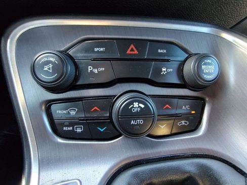 Used 2015 Dodge Challenger R/T w/ Quick Order Package 22B R/T RWD image 24