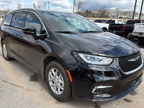 New 2026 Chrysler Pacifica Select FWD image 5