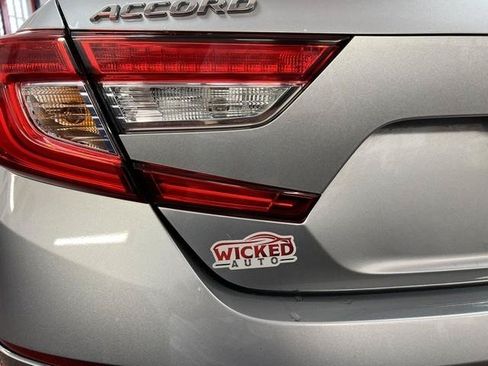 Used 2018 Honda Accord Sport image 5