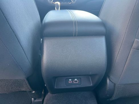 Used 2025 Nissan Altima 2.5 SV FWD image 23