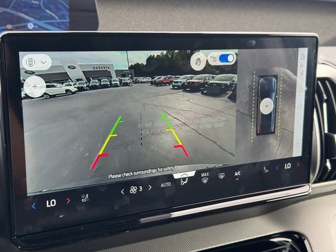 New 2025 Ford Expedition Active image 11