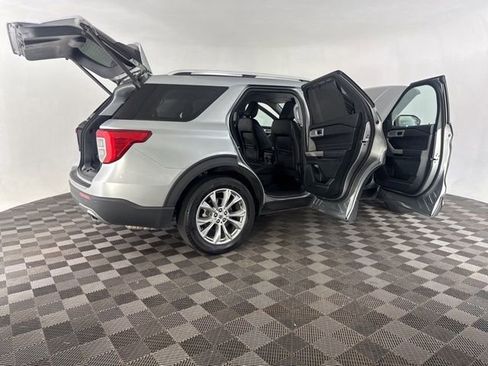 Used 2024 Ford Explorer Limited image 18