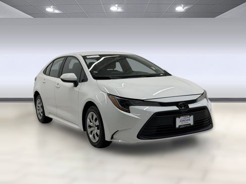 Used 2024 Toyota Corolla LE FWD image 6