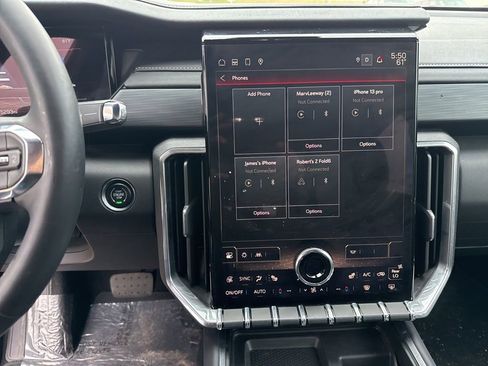 Used 2025 GMC Acadia Elevation image 17