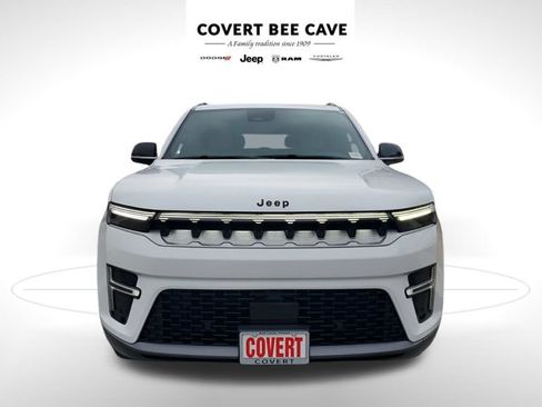 New 2026 Jeep Grand Wagoneer L 2WD image 2