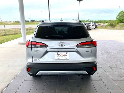 Used 2023 Toyota Corolla Cross XLE w/ Convenience Package image 6