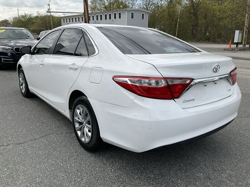 Used 2015 Toyota Camry LE FWD image 7