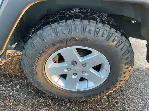 Used 2018 Jeep Wrangler Unlimited Sport S image 14