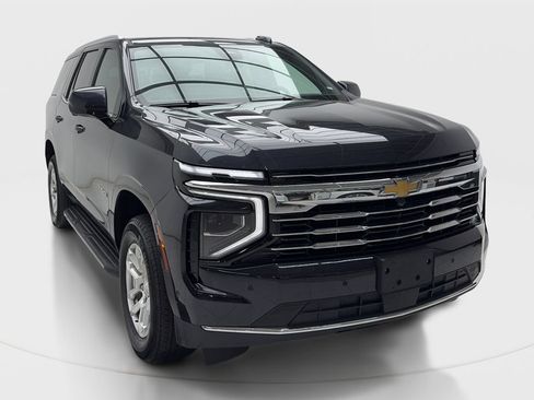 Used 2025 Chevrolet Tahoe LT AWD/4WD image 2