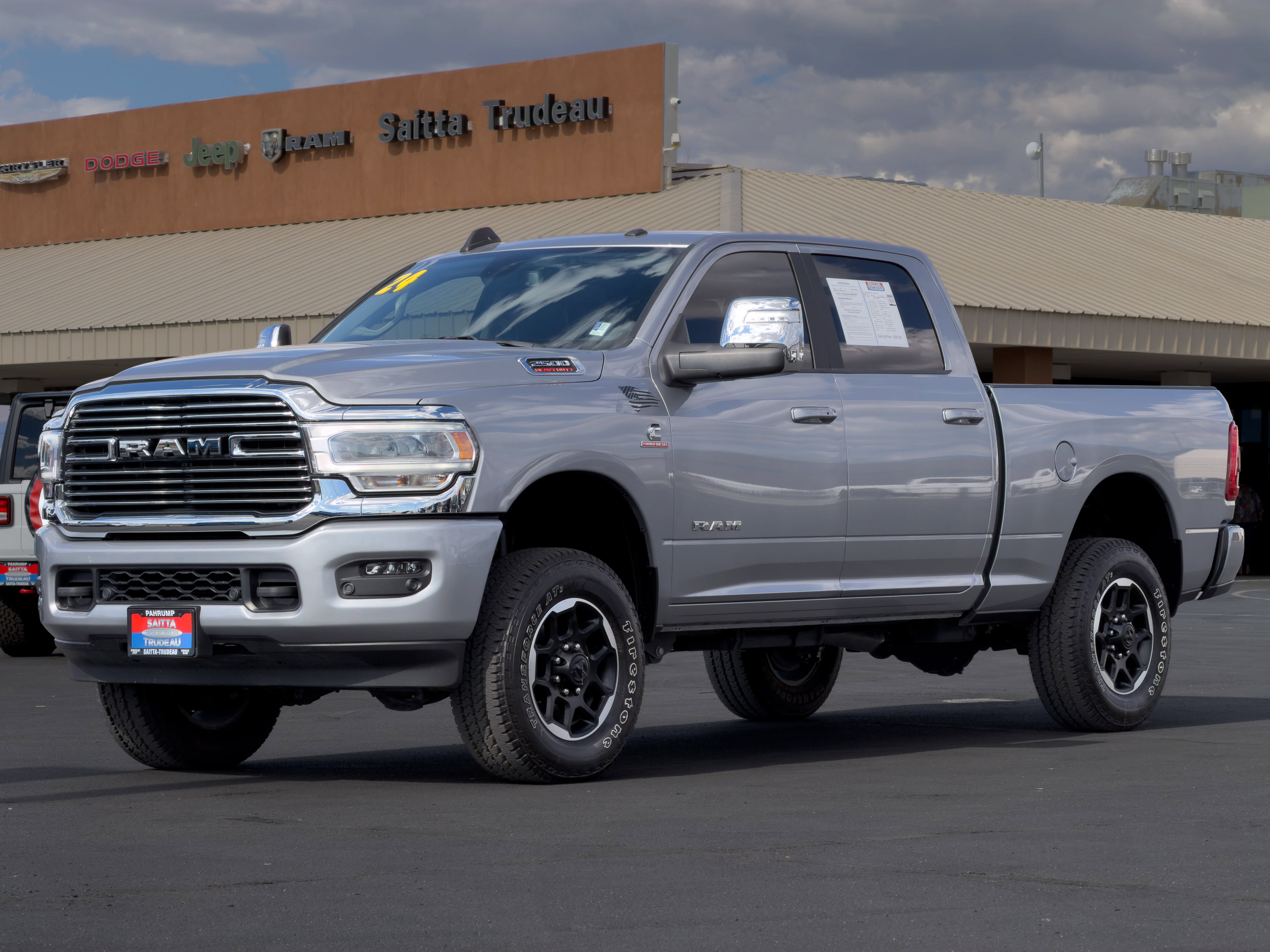 Used 2024 RAM 2500 Laramie AWD/4WD image 1