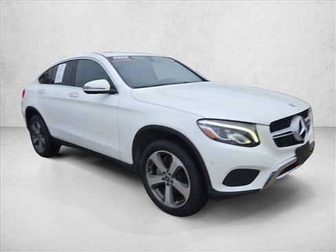 Used 2019 Mercedes-Benz GLC 300 4MATIC Coupe image 3