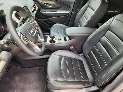 Used 2024 GMC Terrain Denali w/ Denali Premium Package AWD/4WD image 11