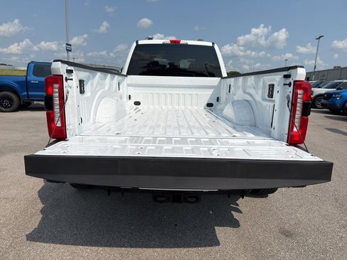 Used 2025 Ford F350 Lariat AWD/4WD image 28