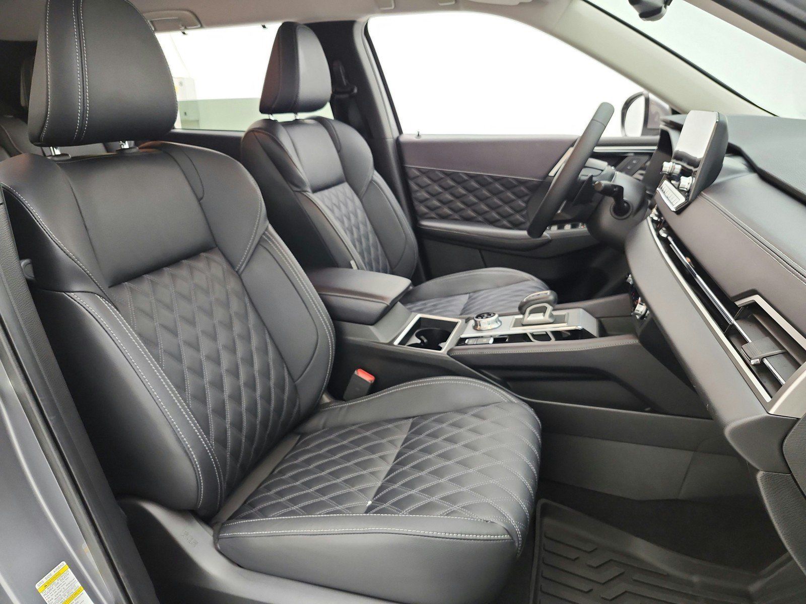 Used 2024 Mitsubishi Outlander SEL FWD image 19
