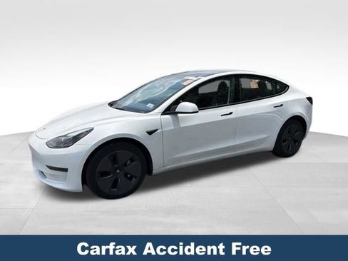 Used 2023 Tesla Model 3 Standard Range RWD image 2