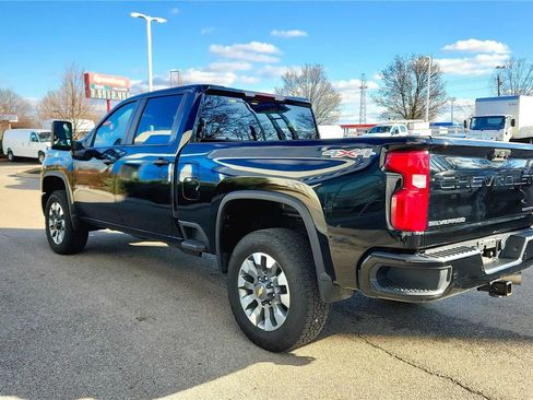 Used 2024 Chevrolet Silverado 2500 Custom w/ Custom Value Package image 6