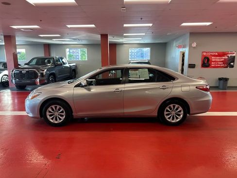 Used 2016 Toyota Camry LE FWD image 6