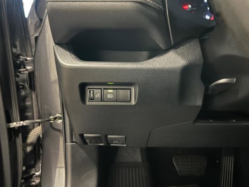 Used 2022 Toyota RAV4 LE AWD/4WD image 15