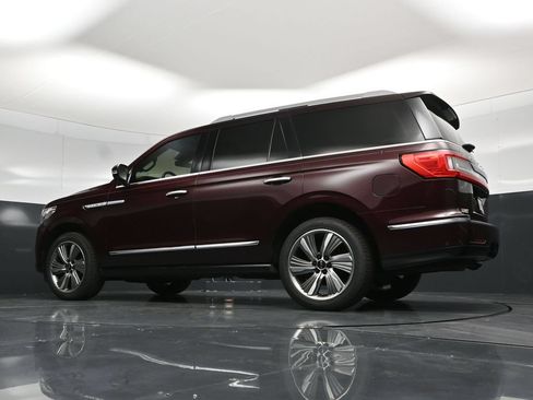 Used 2018 Lincoln Navigator Reserve w/ Technology Package AWD/4WD image 53
