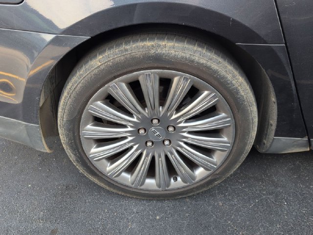 Used 2014 Lincoln MKS AWD image 7