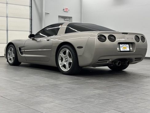 Used 1998 Chevrolet Corvette Coupe w/ Memory Pkg image 4