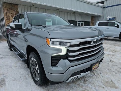 Certified 2024 Chevrolet Silverado 1500 High Country w/ Technology Package image 7