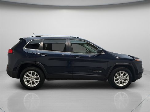 Used 2014 Jeep Cherokee Latitude w/ Comfort/Convenience Group image 5